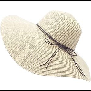 YUUVE Women’s Floppy Straw Wide Brim Foldable Sun Hat. UPF 50+. NWT!
